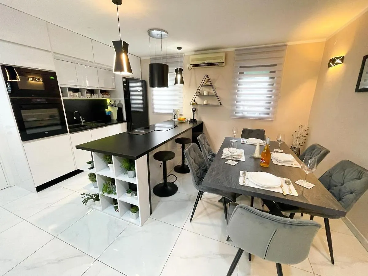 Gorgeous Holiday Home In Dramalj Near Sea 0*,