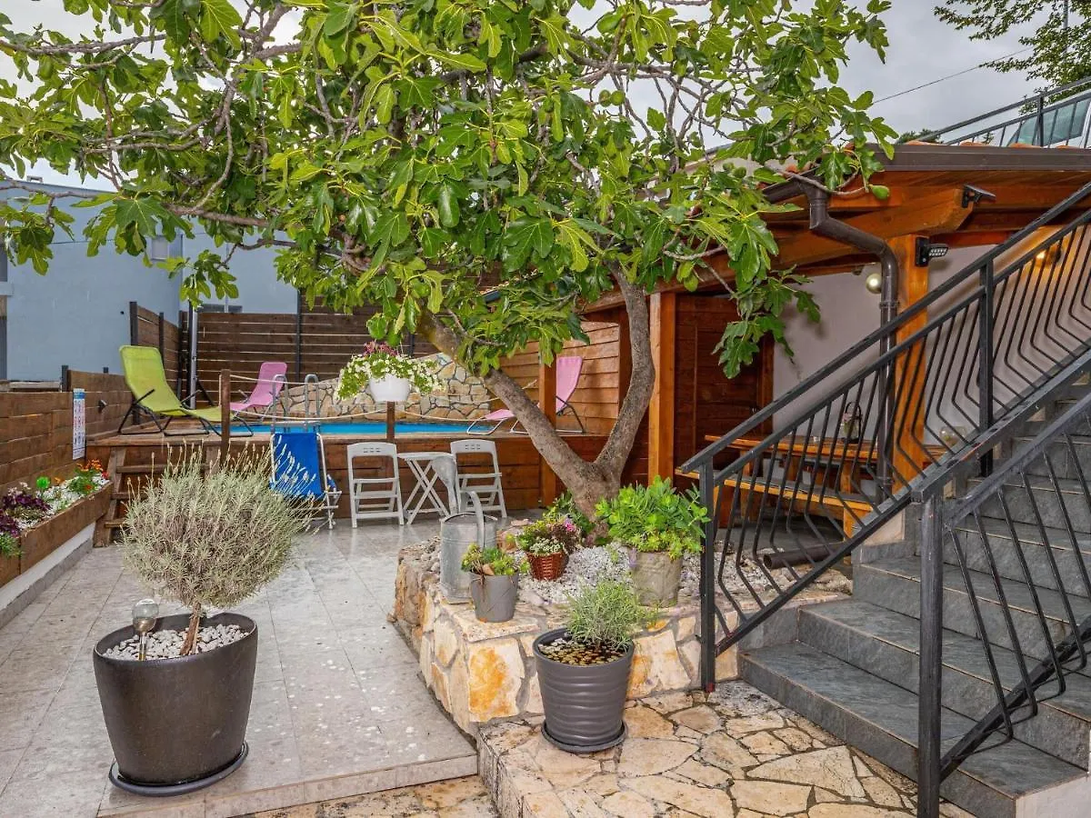 Gorgeous Holiday Home In Dramalj Near Sea