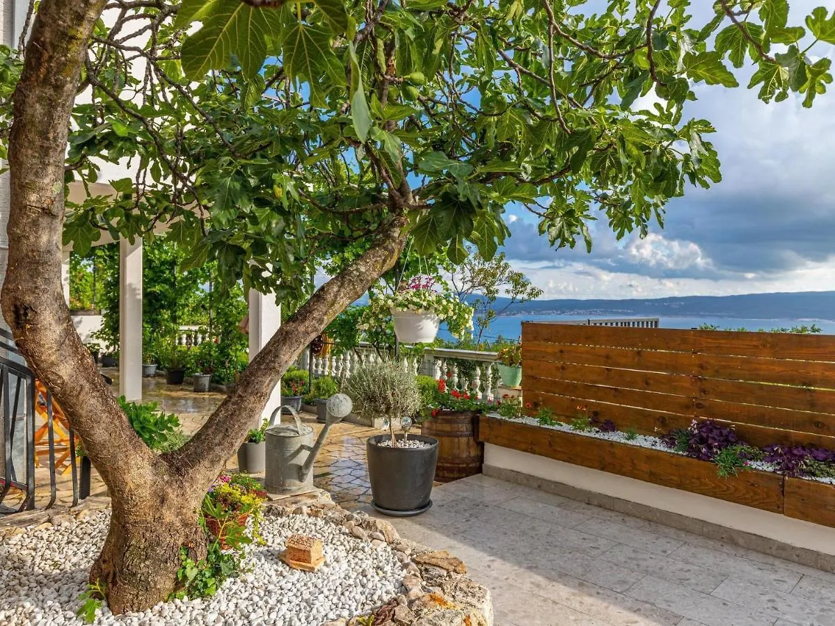 Gorgeous Holiday Home In Dramalj Near Sea