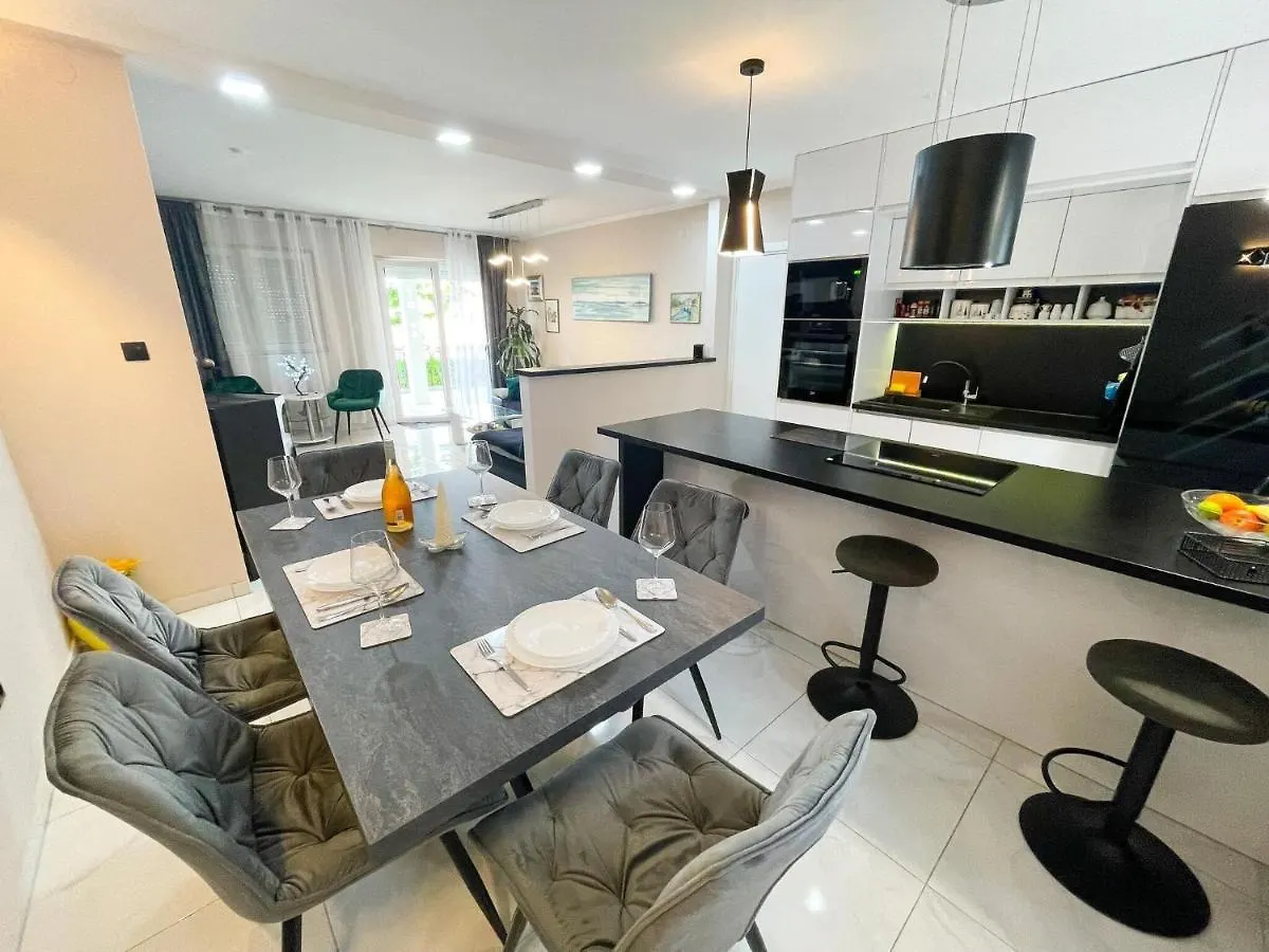 Gorgeous Holiday Home In Dramalj Near Sea